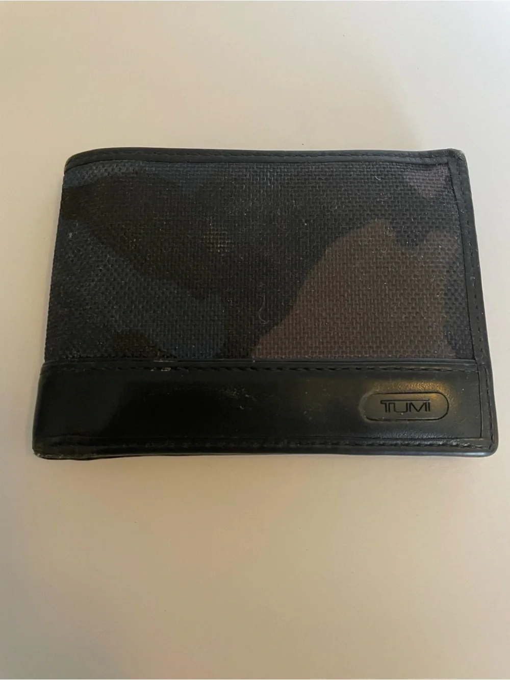 Tumi Blue Camo Ballistic Nylon & Leather Bi-Fold Wallet – Pre-Owned